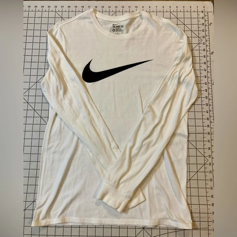 Nike Men’s Medium‎ White/Black Long Sleeve Athletic Cut Shirt